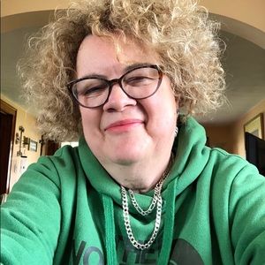 Meet your Posher, Debbie